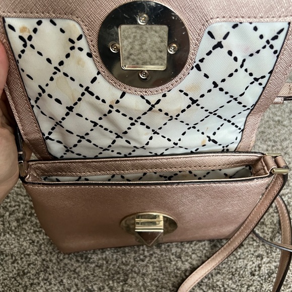 Small Kate spade purse - Picture 3 of 3